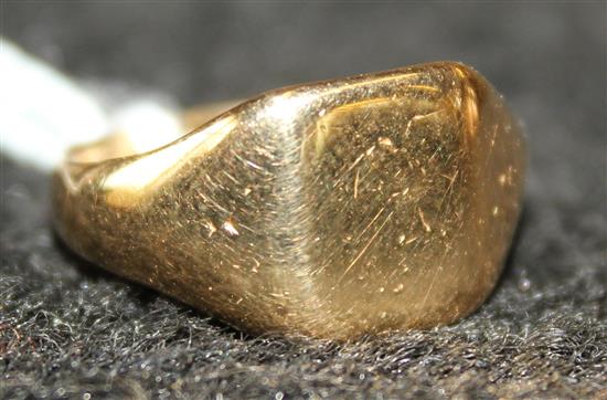 18ct gold signet ring